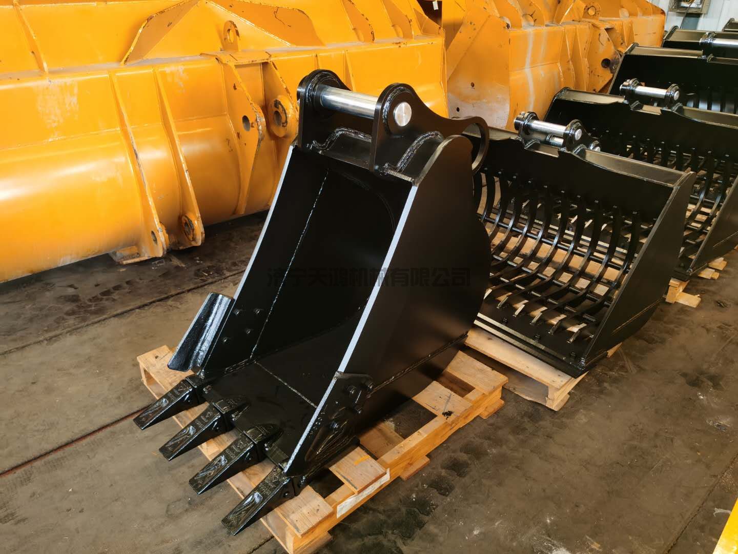 卡特款600寬土方型挖斗，適配20T級各品牌挖掘機